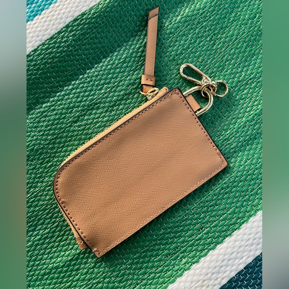 ✨🎉 Calvin Klein Beige Card and Coin Holder with Keychain - Picture 2 of 16